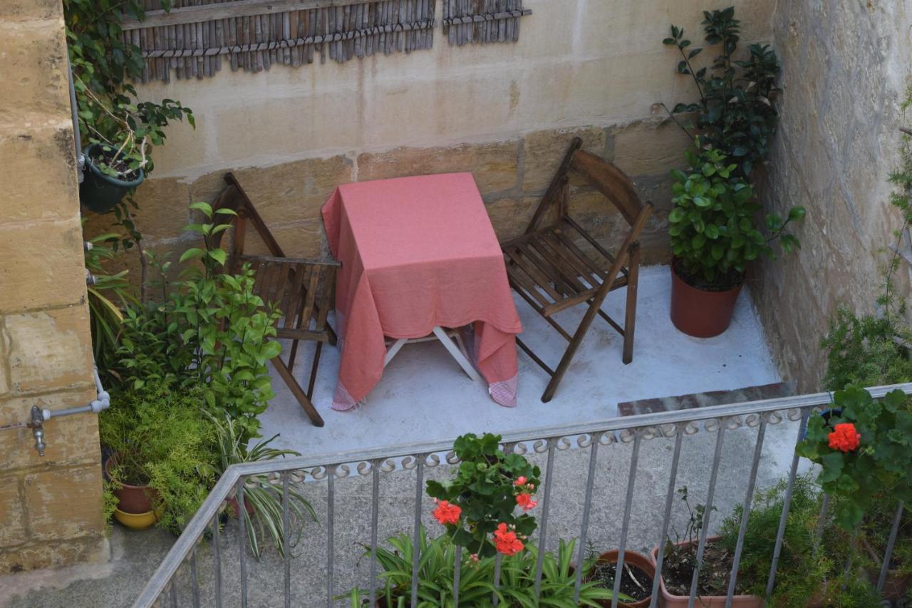 Maria Townhouse Heart Of Victoria B&B Экстерьер фото
