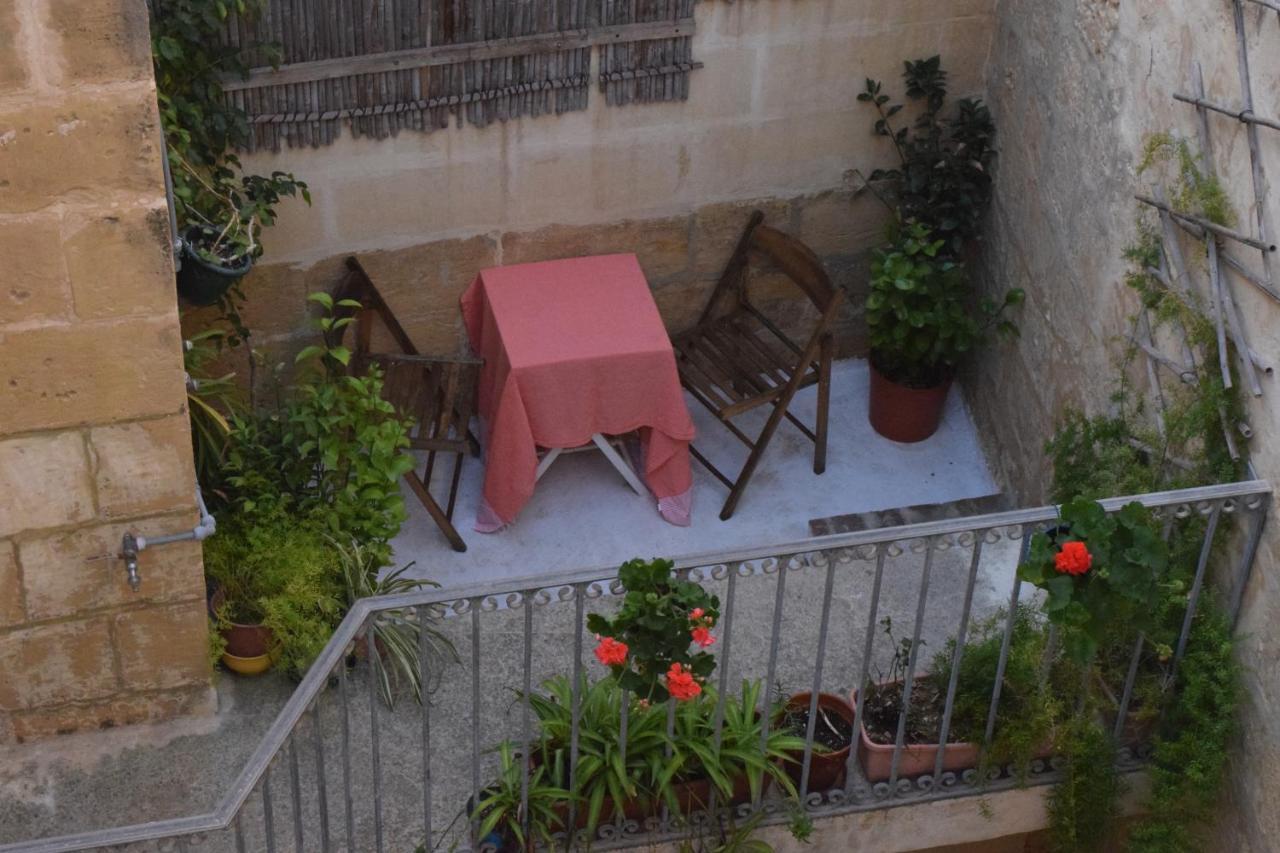 Maria Townhouse Heart Of Victoria B&B Экстерьер фото