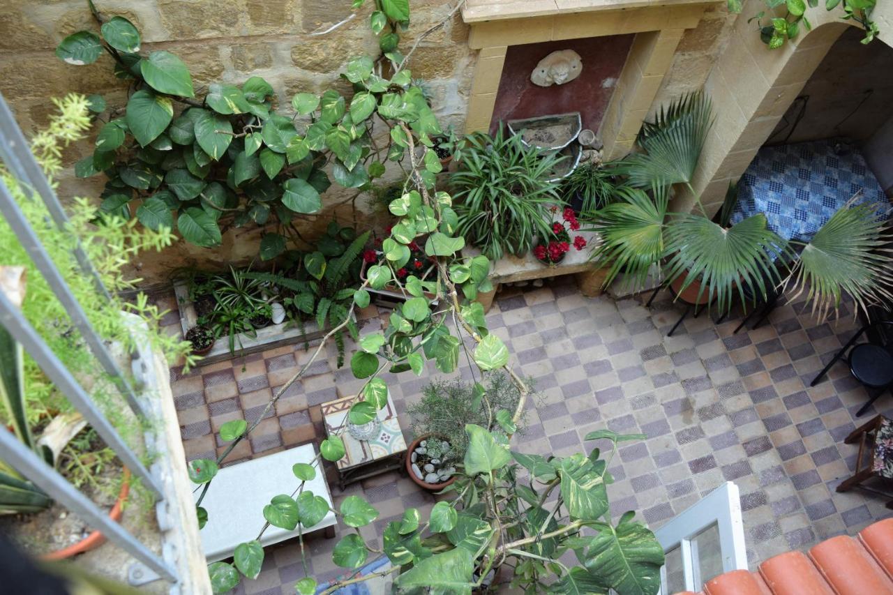 Maria Townhouse Heart Of Victoria B&B Экстерьер фото
