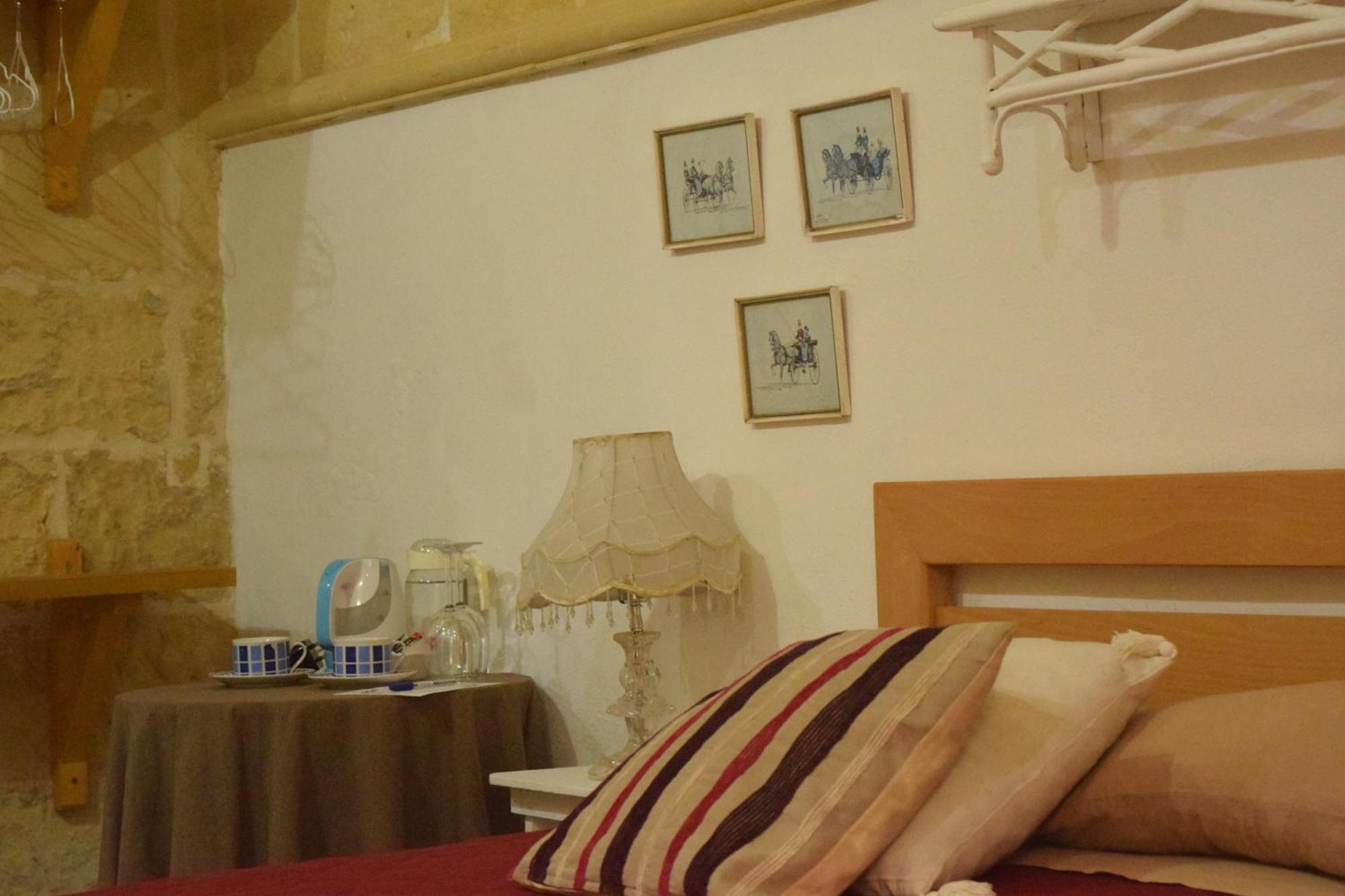 Maria Townhouse Heart Of Victoria B&B Экстерьер фото