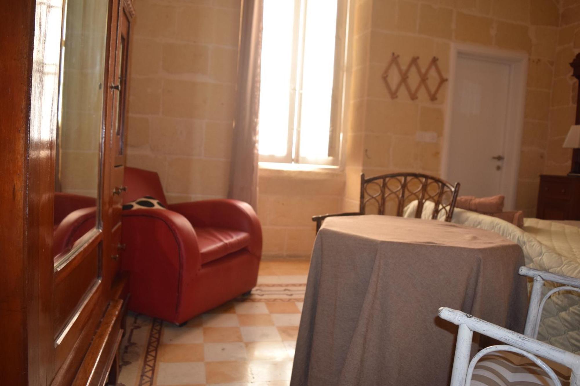 Maria Townhouse Heart Of Victoria B&B Экстерьер фото